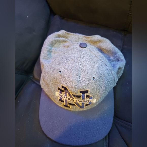 VTG Notre Dame Irish INSIGNIA Snapback Hat Made In USA NCAA One Size - Picture 2 of 8